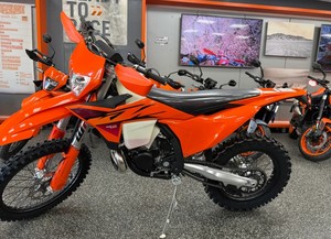 Ventes automobiles pour la moto 2026K T M300 XCW en promotion et prête à l'exportation - Product Image 3