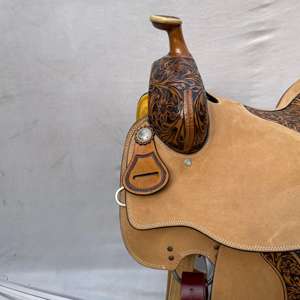 ชุดอานม้าหนังแท้สไตล์ตะวันตกพร้อมงานศิลปะลายพรีเมียมสำหรับแข่งขันบาร์เรลเรซซิ่ง ทำจากไม้ |   ชุดอุปกรณ์ขี่ม้าแบบปรับแต่งได้ พร้อมอุปกรณ์เสริม SS แบบทำมือ - Product Image 2