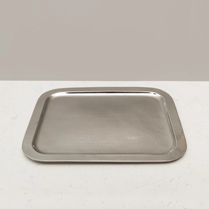 Plateau de service en métal fini argent martelé 2025 - Product Image 2