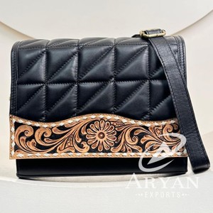 2025 venta al por mayor bajo MOQ mano tooled Puffy cuero mujeres Crossbody Sling Square Bag acolchado cuero mensajero bolso de mano para mujer - Product Image 1