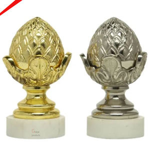 Objet décoratif décoratif en métal de conception de couronne d'or 2025 - Product Image 4