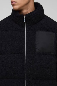 เสื้อแจ็คเก็ตฤดูหนาวทรงโอเวอร์ไซส์สไตล์ฮิปฮอปสำหรับผู้ชาย ผ้าควิลท์สีดำ ยี่ห้อ OEM บุด้วยขนแกะโพลาร์เนื้อนุ่มความหนาแน่นสูง กันลม - Product Image 2