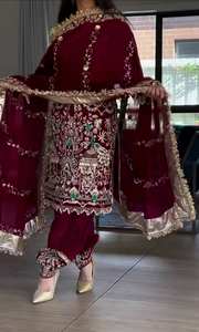 Lanzamiento del Nuevo Salwar Kameez de Diseño Moderno para Fiestas, en Crepé Natural con Bordado Intenso y Lentejuelas de 5mm, de Secado Rápido - Product Image 3