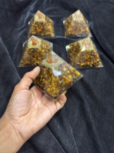 Generador de Energía Orgónica de Cristal de Ojo de Tigre Natural Pulido en Forma de Pirámide para Sanación con Reiki, Feng Shui, Meditación y Decoración del Hogar - Product Image 2