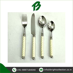 Juego de cucharas de cubiertos con mango retorcido blanco de diseñador hecho a medida de la mejor calidad, venta exclusiva para bodas ecológicas sostenibles - Product Image 2