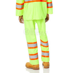 Traje de Seguridad Transpirable y Ligero de Alta Visibilidad Hecho en Pakistán, Personalizable, 100% Poliéster de Alta Calidad - Product Image 4