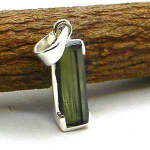Pendentif crayon tourmaline verte en argent sterling 925 bijoux faits à la main collier pendentif en pierre unisexe - Product Image 4