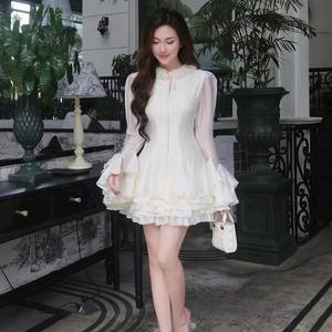 เสื้อเชิ้ตชีฟองสีขาวล้วนสำหรับผู้หญิง แต่งระบายเป็นชั้นๆ - Product Image 3