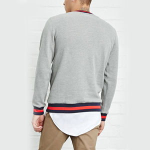 Sweat-shirt classique pour homme, pull à manches longues, conçu pour le confort, la chaleur et une tenue décontractée polyvalente, adapté aux tenues quotidiennes - Product Image 4