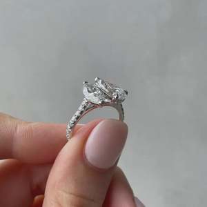 Anillo de Compromiso con Diamantes de Laboratorio de 2.80 Quilates, Corte Pera y Marquesa, Color EF, Claridad VS, Certificado IGI - Product Image 3