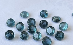 Indigo naturel Kyanite ronde 4mm coupe facettes bonne qualité-pierre précieuse Indigo Kyanite ronde coupe en vrac - Product Image 3