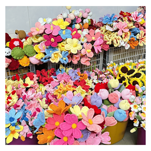 Flor de Ganchillo, Arte en Hilo Suave, Flor para Decoración de Espacios Habitables, Exhibición de Eventos, Hecho a Mano en Vietnam - Product Image 2