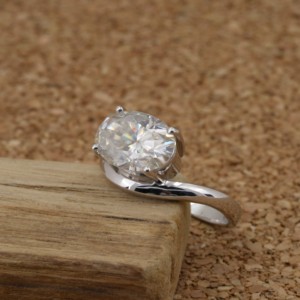 Anillo de diamante cultivado en laboratorio deslumbrante y seductor, oro de 14 quilates, corte ovalado, VVS2 IGI, joyería fina certificada, compromiso de boda para mujer - Product Image 4