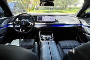 BMW i7 xDrive60 2023 Usado Premium, Doble Motor, Tracción en las Cuatro Ruedas, Equipamiento de Alta Gama - Product Image 4