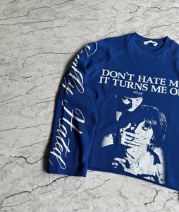 เสื้อยืดแขนยาวขายดีรุ่นใหม่ พิมพ์ลายด้านหน้าและแขนเสื้อ แบบ OEM เสื้อคอตตอนคอโอ แขนยาว อุ่นสบาย ไซส์ใหญ่ สไตล์ลำลอง - Product Image 3