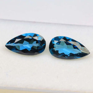 Cristal de topaze bleue de Londres naturelle excellente pierre précieuse à facettes taillée en poire dans la meilleure forme pour la fabrication de bijoux paire à facettes - Product Image 1