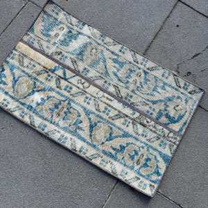 Alfombra Turca Vintage de 1.2x2 pies (38x60 cm), Alfombra de Lana Azul Abstracta - Product Image 4