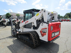 รถตักล้อยาง Bobcats T770 พร้อมอุปกรณ์ตัดหญ้า ใช้เครื่องยนต์ดีเซล Kubota พร้อมมอเตอร์แบริ่งปั๊ม รับน้ำหนักได้ 200 ตัน รุ่นปี 2023 - Product Image 2