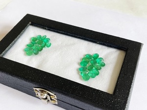 Boucles d'oreilles émeraude exceptionnelles à haute brillance Belles pierres précieuses de qualité AAA vertes naturelles pour la fabrication de bijoux avec certificat IGI - Product Image 2