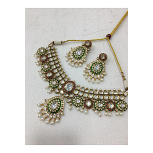 Ensemble de bijoux en mosaïque Kundan gracieux superbe collier de mariée avec paire de boucles d'oreilles pour les fêtes et les grands mariages - Product Image 1
