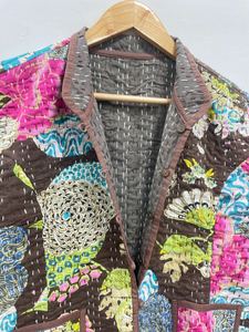 Chaqueta de invierno Kantha de algodón 100% para mujer, abrigo étnico de punto con estampado corto Gudri inspirado en el viento acolchado - Product Image 4