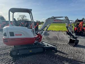 Takeuchi รถตักขนาดเล็กมือสอง, TB230RA ขุดตีนตะขาบขนาดเล็กพร้อมมอเตอร์มือสอง - Product Image 2