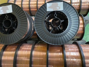 Alambre de Soldadura de Acero Suave ER70S-6 con Recubrimiento de Cobre, Alto Rendimiento, para Soldadura MIG con CO2, Uso en Construcción Naval, Diámetro de 0.6-1.6 mm, OEM Kim Tin - Product Image 5