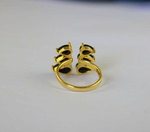 แหวนพลอยออนิกซ์ดำทำมือ ชุบทอง 14k บนทองเหลือง แหวนปรับขนาดได้สำหรับผู้หญิง - Product Image 6