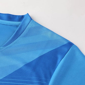 Uniforme de football personnalisé pour hommes, maillot de l'équipe de football avec nom et numéro, maillot de football au design personnalisé - Product Image 3