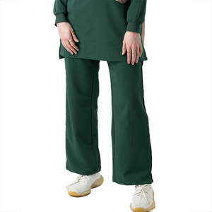 Lightweight Medical <b>Scrubs</b> <b>Set</b> With Wrinkle Resistant Fabric and Convenient Pocket Placement - Product Image 5