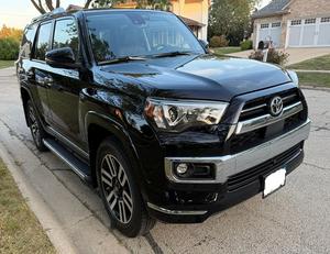 Toyota 4Runner Limited 4x4 d'occasion 2024 - Product Image 1