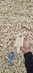 Épis de maïs jaune séchés - 60% de farine Aliment pour animaux pour chevaux et poissons Foin - Product Image 4