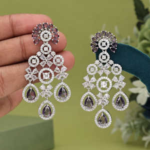 Pendientes de diamantes americanos de color púrpura claro - Product Image 1
