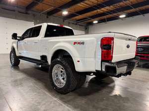 Nouveau 2023 pour F-450 Super Duty Lariat, intérieur sombre automatique avec caméra arrière et galerie de toit métallique à vendre - Product Image 4
