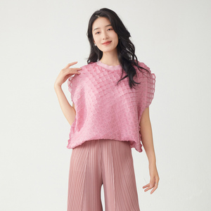 T-shirt Elegante da Donna a Doppio Strato con Collo Rotondo, Stile Casual, Manica Corta Miyake, Nuova Collezione 2026 di Alta Qualità - Product Image 1