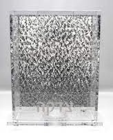 Nouveau Lucite Tzedakah Box Glitter Fond Élégant Significatif Pushka Charity Collection Reflétant Contemporain Judaica Elegance - Product Image 3