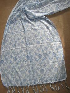 Châles élégants en viscose de printemps avec Self Designs Soft & Smooth de haute qualité - Product Image 3