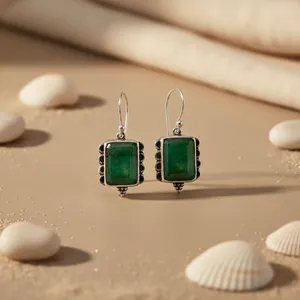 Boucles d'oreilles pendantes taille émeraude en argent sterling 925 avec sertissage clos pour femme, style géométrique classique, à porter au quotidien - Product Image 2