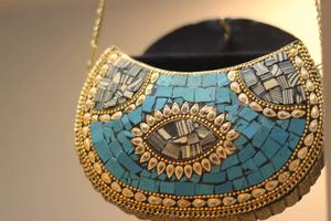 กระเป๋าคลัทช์โมเสคแฟชั่นสำหรับงานกลางคืน พร้อมดีไซน์ตกแต่งสวยงาม กระเป๋าคลัทช์ทรงกล่องโมเสคสำหรับผู้หญิง ใส่ไปงานปาร์ตี้ ราคาประหยัด - Product Image 6