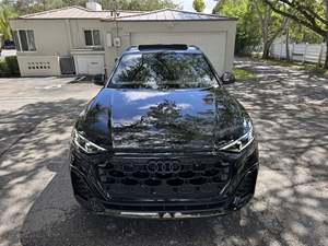 Audi SQ8 Prestige 2024 con motor V8 biturbo de 4.0 litros y transmisión automática de ocho velocidades - Product Image 5