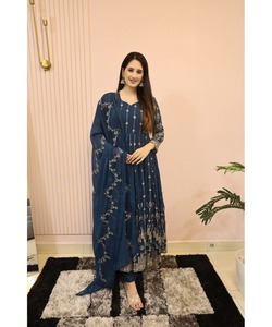 Costume Salwar en coton long de type Anarkali, nouveau design, dernier modèle, attrayant, longueur florale, prix imbattable, multicolores, ethnique, pour mariage - Product Image 1