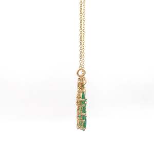 Pendentifs en forme de poire émeraude élégants et tendance en forme de V avec diamants pavés Bijoux haut de gamme pour femmes en or 14 carats Vente en gros OEM - Product Image 4