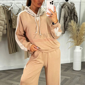 Conjuntos Deportivos para Mujer de Diseño Personalizado con MOQ Bajo, Ropa Deportiva para Mujer para Uso en Exteriores, Color Personalizado, Top Corto y Pantalones Acampanados - Product Image 4