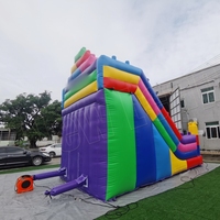 Château gonflable combiné avec toboggan et blocs de construction gonflables 6MX4M pour enfants OEM