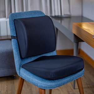 Coussin de siège orthopédique en mousse à mémoire de forme avec housse amovible (blanc) 42x40x9/2cm, design ergonomique personnalisable pour le soutien du corps - Product Image 4