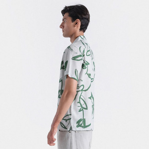 Usine de fabrication de vêtements de haute qualité nouveau Design été à manches courtes hommes imprimé personnalisé chemise boutonnée hawaïenne - Product Image 2