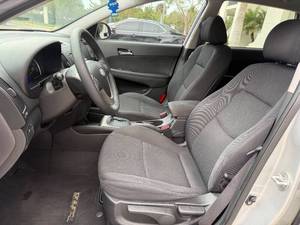 Hyundai Elantra Touring GLS d'occasion à bas prix, modèle 2010, à vendre - Product Image 3