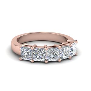 Bague de fiançailles en diamant de laboratoire à 5 pierres, taille princesse, sertie à griffes, design élégant - Product Image 4