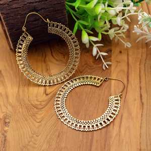 Grande boucle d'oreille circulaire minimaliste ethnique en laiton doré de Bohème pour femme comme cadeau pour l'art de la déclaration - Product Image 4