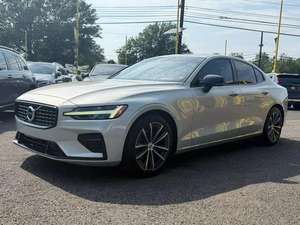 VOLVO S60 B5 M0MENTUM AWD 2022 USADO, Volante a la Izquierda/Derecha - Product Image 2